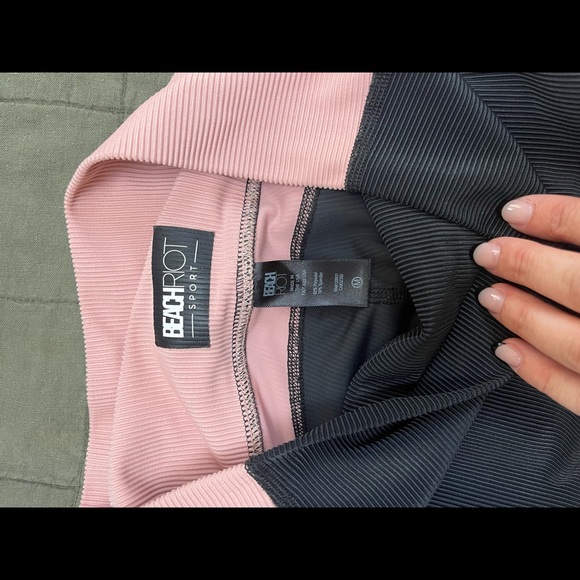 Beach Riot Ribbed Workout Leggings! Size M! - Picture 6 of 6